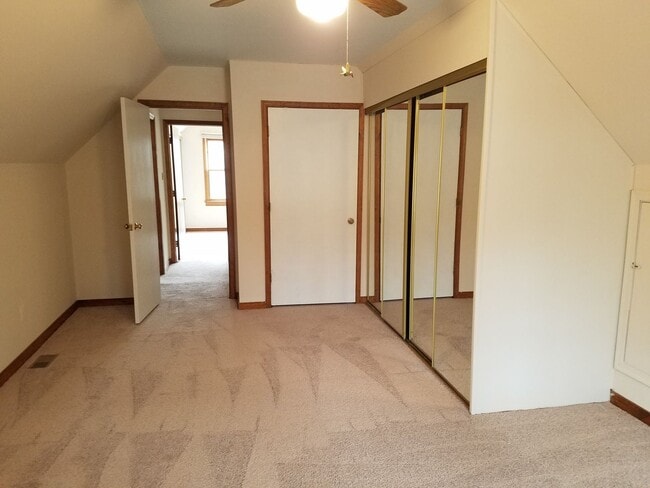 Building Photo - 4 bedroom home on cul-de-sac