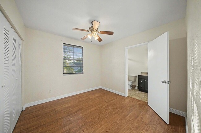 Building Photo - 5789 Woodland Point Dr