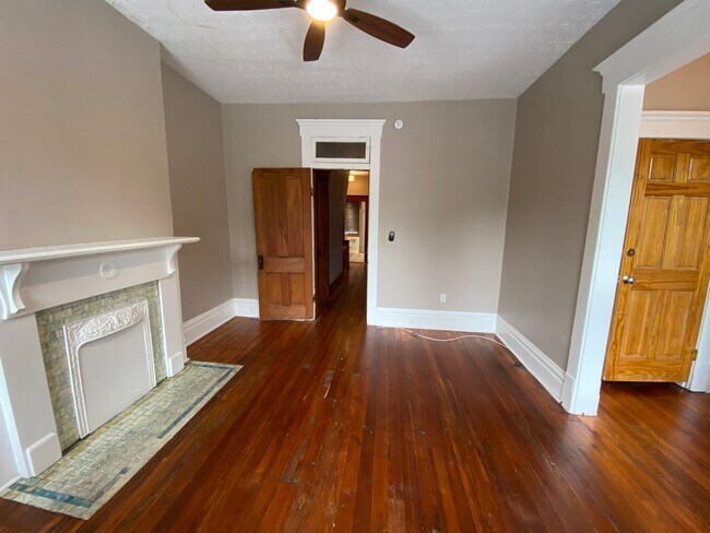 Building Photo - Wilber Ave 303-305 &amp; 863 Henry NCR