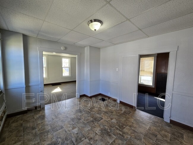 Building Photo - 1017 19th St SE