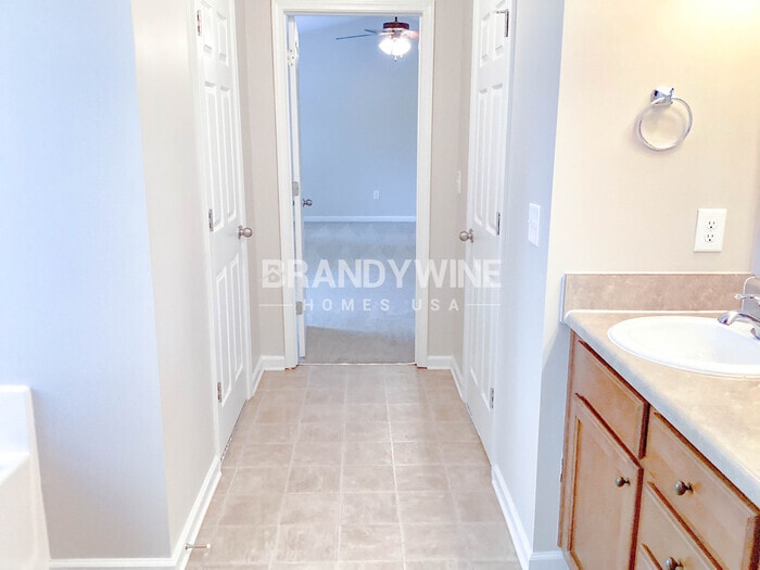 Building Photo - 355 Mary Dr