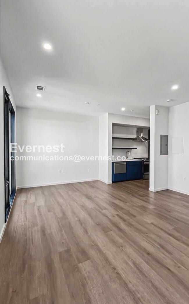 Building Photo - 500 Merritt Ave