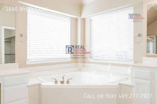 Building Photo - 1440 Misty Cove Dr