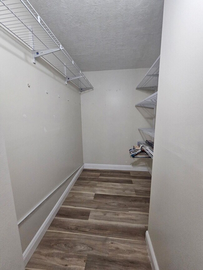 Building Photo - 623 Sea Pine Way
