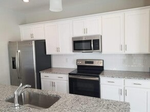 Building Photo - 820 General Westmoreland Cir