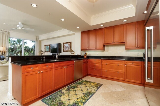 Building Photo - 8787 Bay Colony Dr