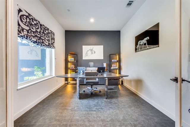 Building Photo - 9774 Sunset Dr