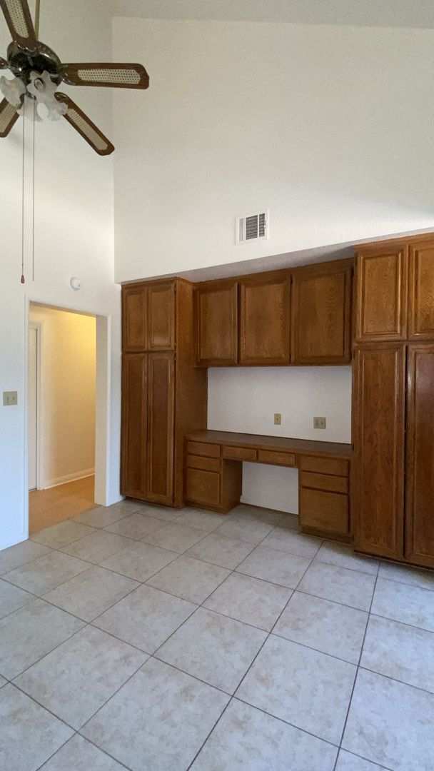 Building Photo - Quartz Hill Single Story Home (TENANT OCCUPIED - DO NOT DISTURB OCCUPANTS)