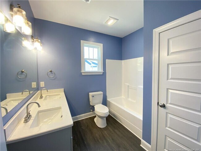 Building Photo - 616 Courtland Dr