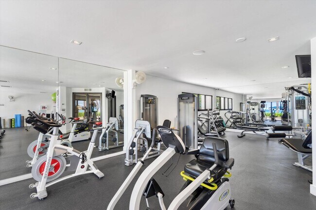 Building Photo - 3420 S Ocean Blvd