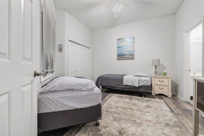 Building Photo - 1221 Tidewater Dr