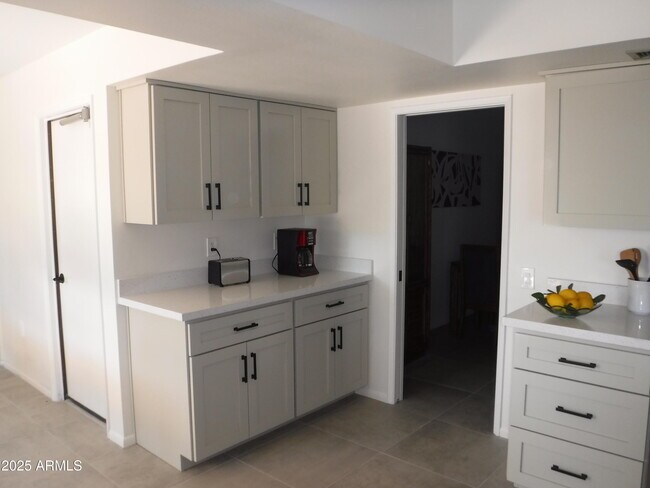 Building Photo - 12930 W Seville Dr