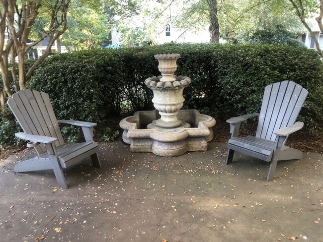 Building Photo - 105 Broadfoot Cir