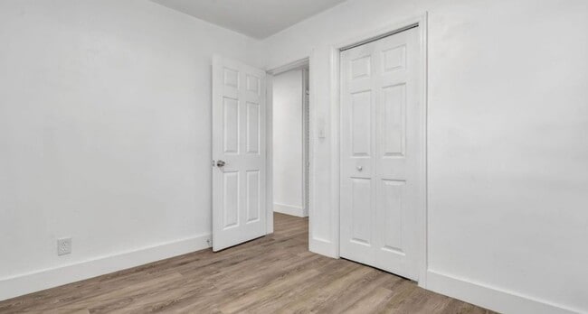 Building Photo - 4/2 ST Pete Home Available Now