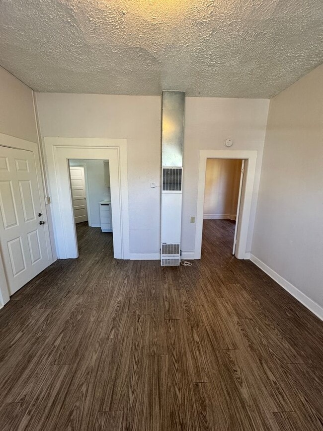 Building Photo - Nehalem Place