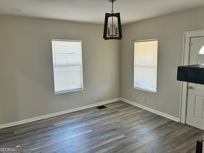 Building Photo - 1097 Fortress Ave SW