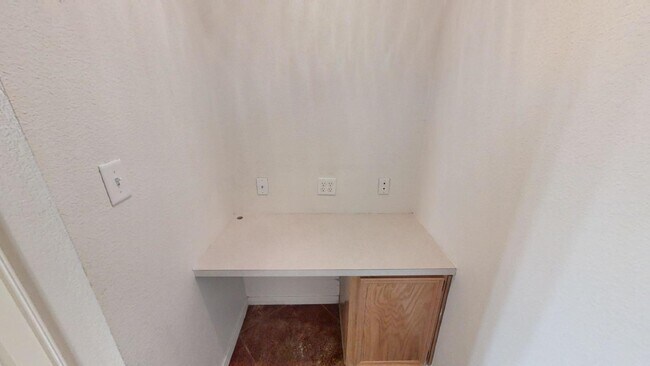 Building Photo - 803 Harley Dr