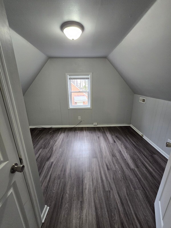 Building Photo - 3400 Keighly Rd