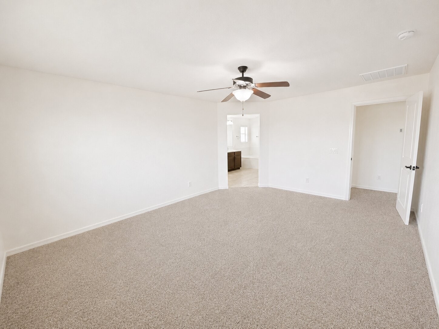 Building Photo - 1131 E Binner Dr