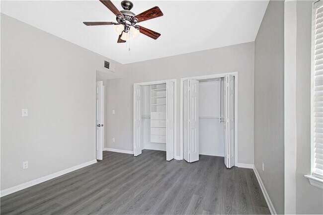 Building Photo - 204 Ivy Green Ln SE