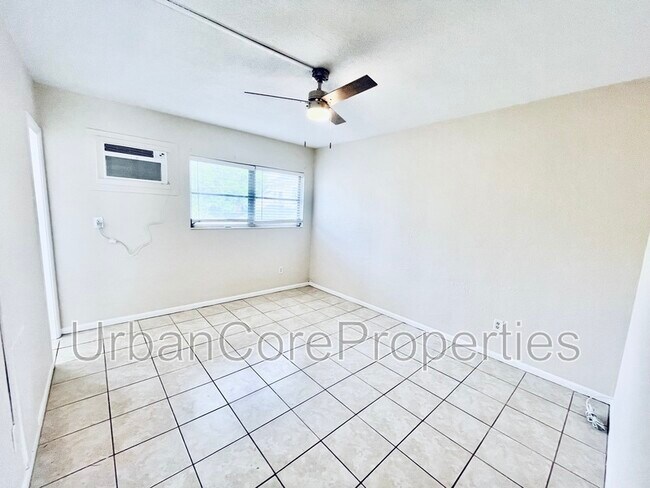 Building Photo - 115 7th Ave N