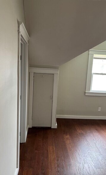 Building Photo - 33 S Princeton Ave