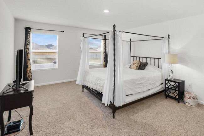 Building Photo - 1105 Valor Walk