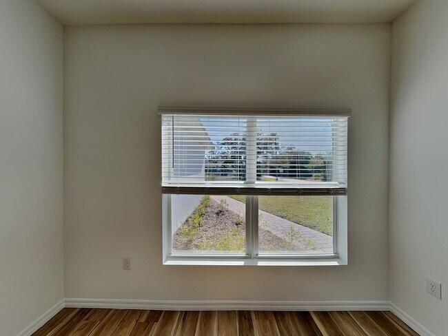 Building Photo - 5281 Gillot Blvd