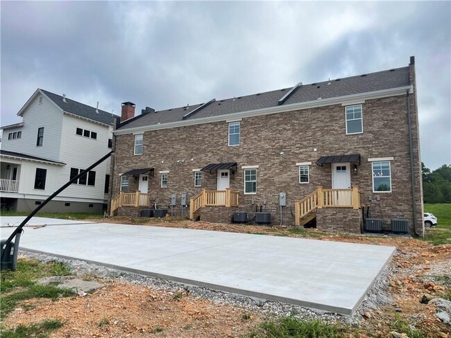 Building Photo - 5483 Hackett St