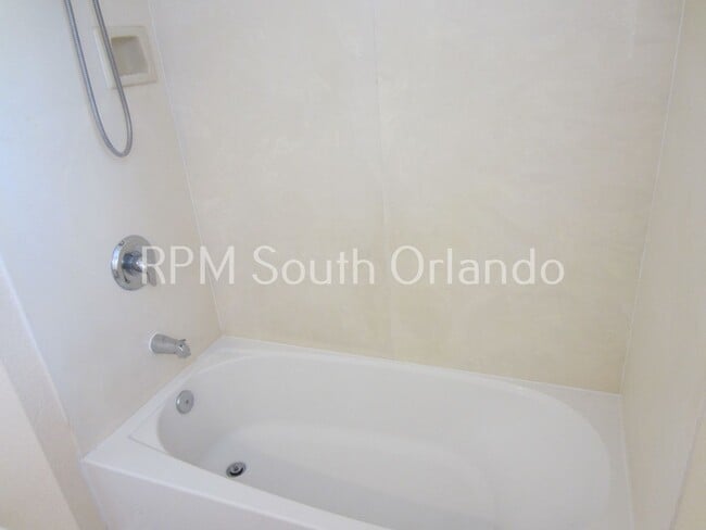 Building Photo - 8660 Buccilli Dr