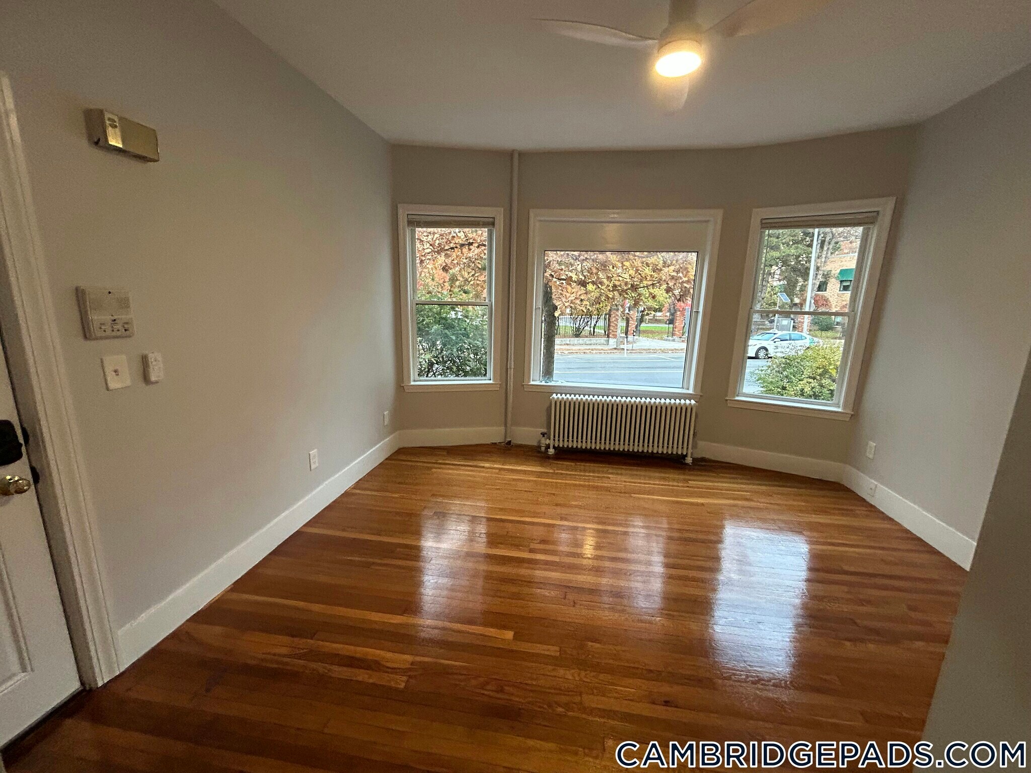 Building Photo - 1576 Cambridge St