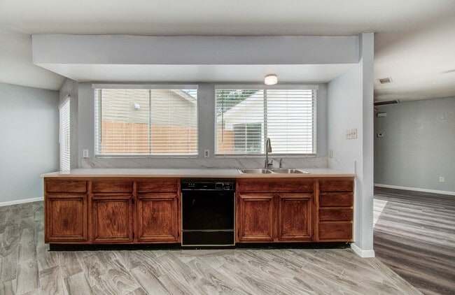 Building Photo - 6326 Briar Terrace Dr