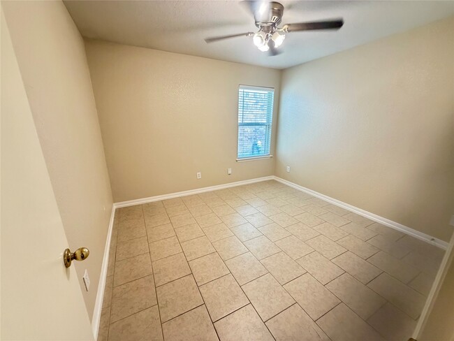 Building Photo - 13003 Bramford Pointe Ln