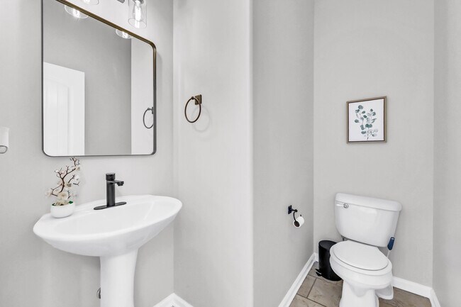 Building Photo - 1467 Raven Rd