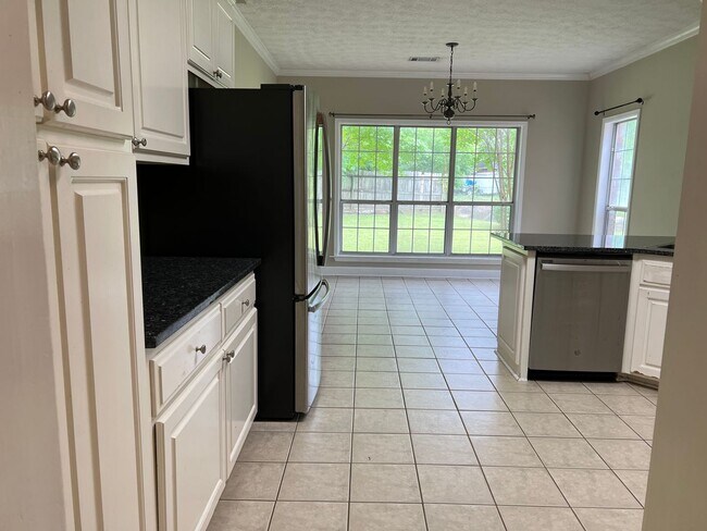 Building Photo - Home for rent in Arrowhead