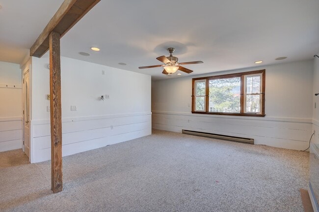 Building Photo - 99 Pine St