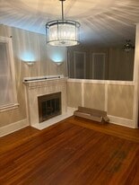 Building Photo - 128 Monroe St