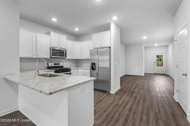 Building Photo - 621 Stillwater Cv
