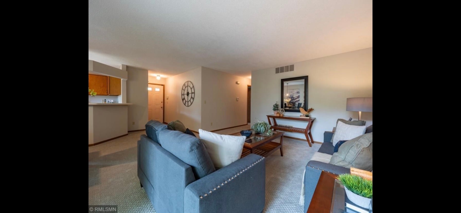 Living Room - 10918 Quebec Ave S