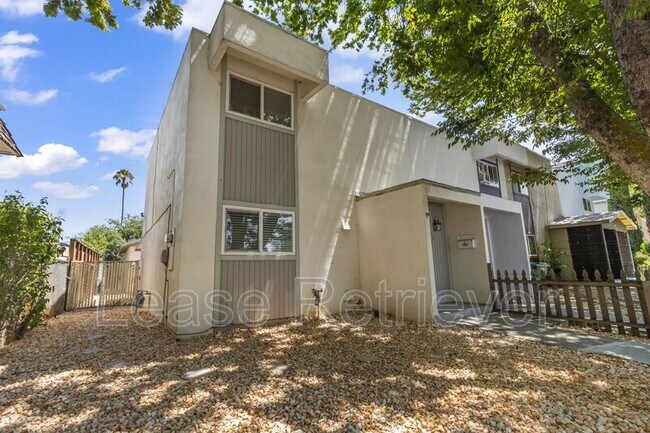 Building Photo - 850 Sequoia Blvd