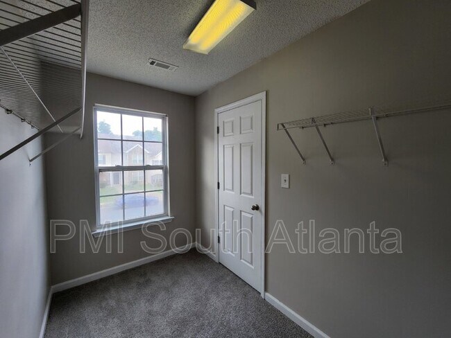 Building Photo - 176 Shenandoah Dr
