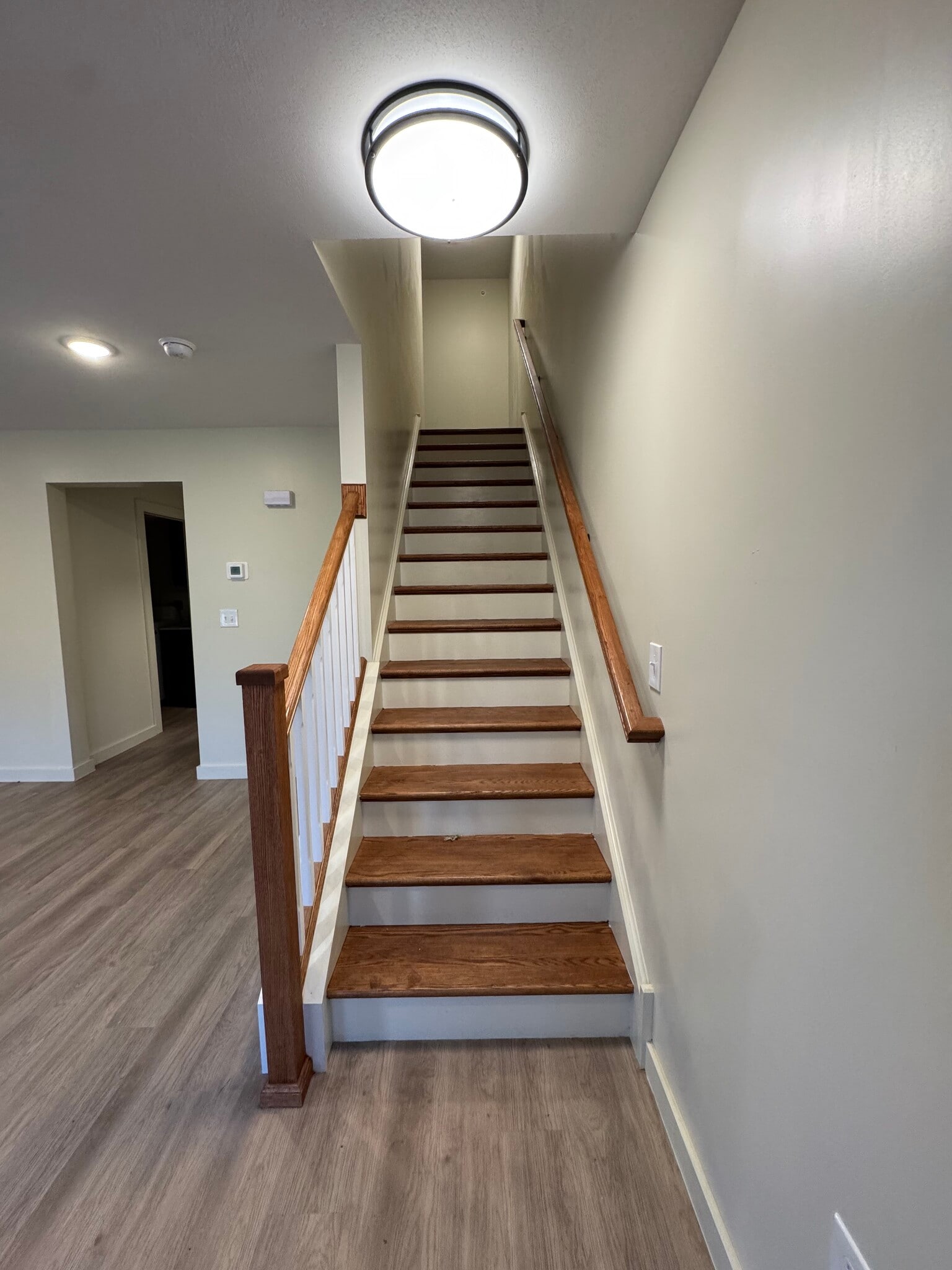 Building Photo - 6 Locust Ave