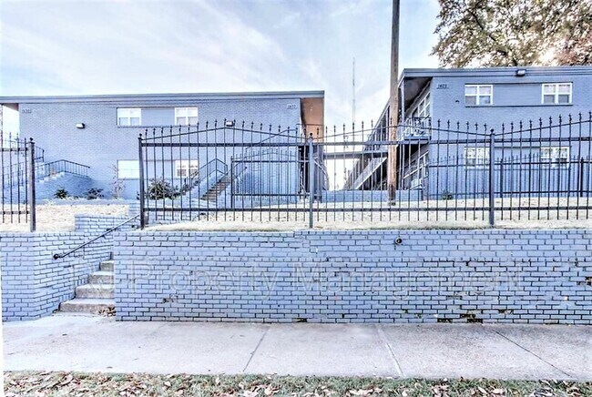 Building Photo - 1435 Court Ave