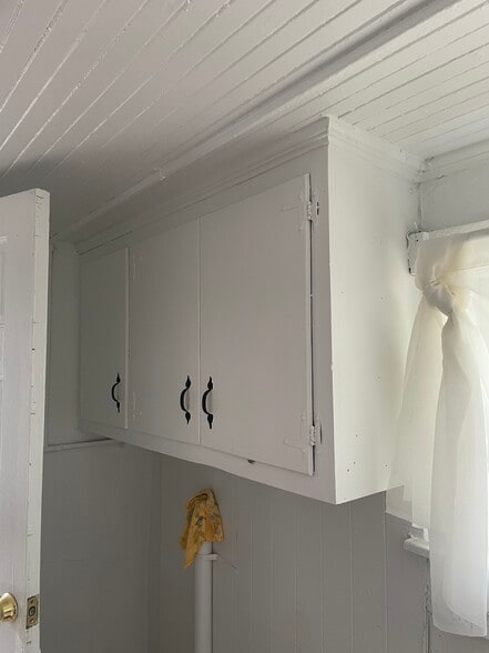 Building Photo - 905 Nash St E