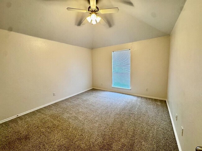 Building Photo - 4917 NW 164th Terrace