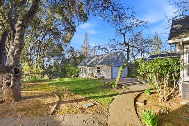 Building Photo - Gorgeous Large Lot 4-Bedroom Saratoga Home