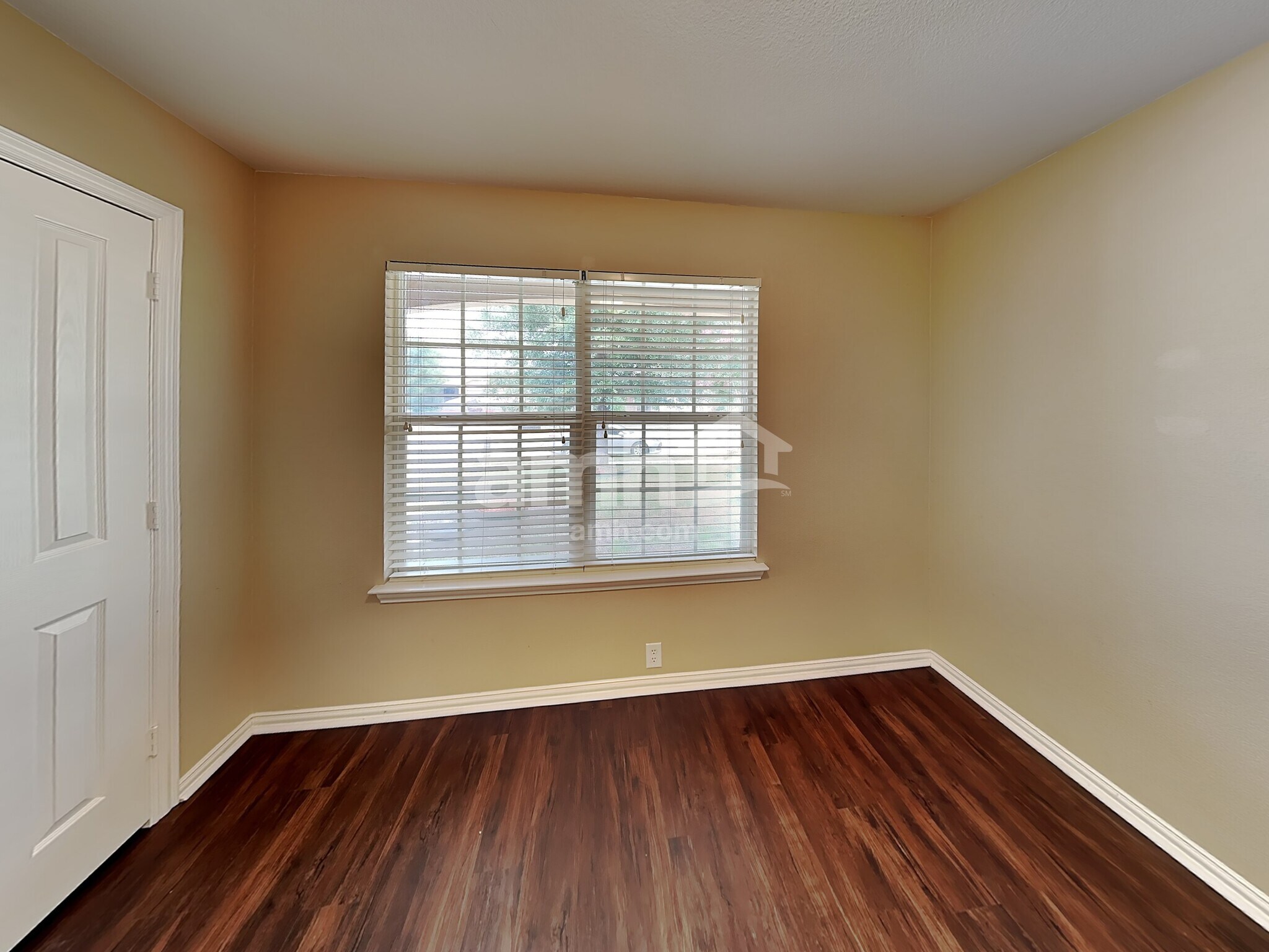 Building Photo - 1810 Sparrow Ln