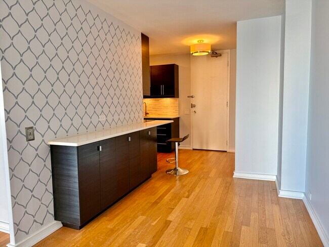 Building Photo - 900 N Lake Shore Dr