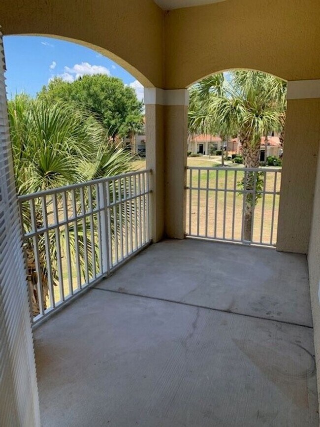 Building Photo - 2/2, 2nd floor unit in gated, Sanford community