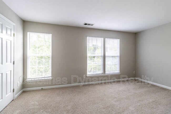 Building Photo - 9618 Blossom Hill Dr